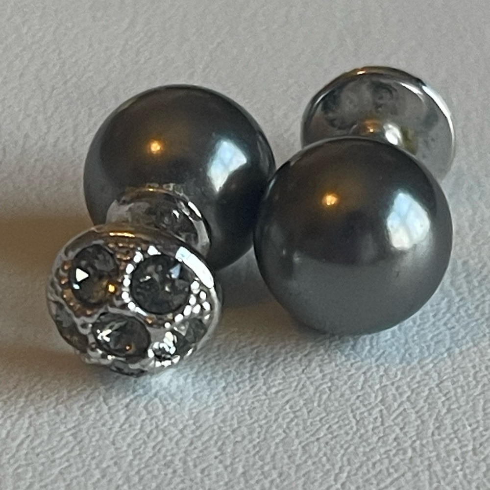 Silver Pearl like with grayish color rhinestones